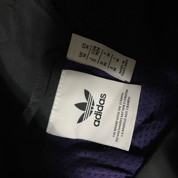 Vintage Adidas Windbreaker SOLD - Picture 3 of 3